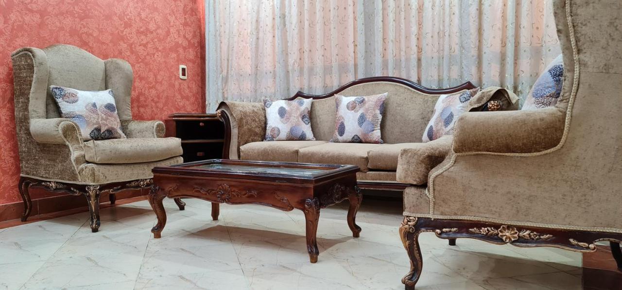 Comfy 3 Bedrooms Apartment In Cairo 96 المظهر الخارجي الصورة