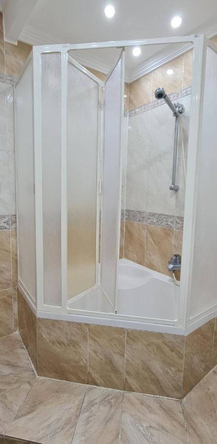 Comfy 3 Bedrooms Apartment In Cairo 96 المظهر الخارجي الصورة